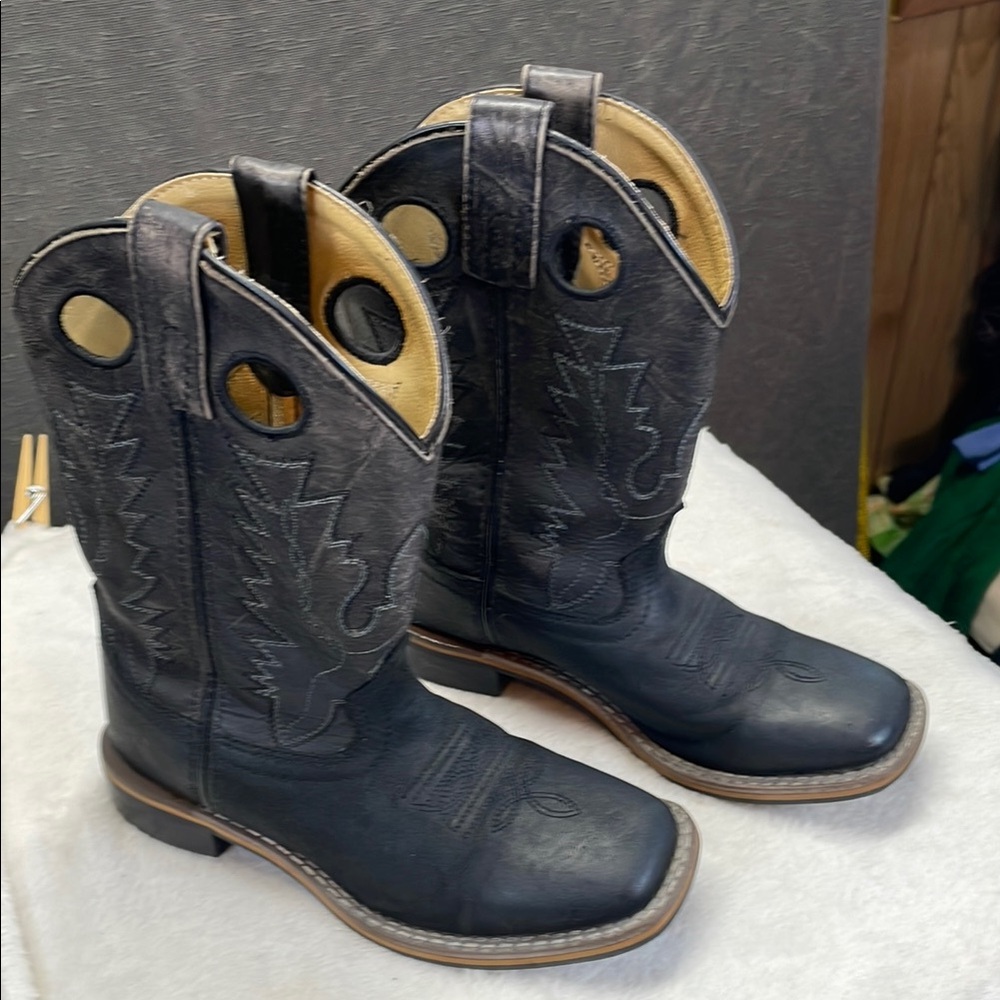 Black Western Boots‎ with Square Toe and Sturdy Soles